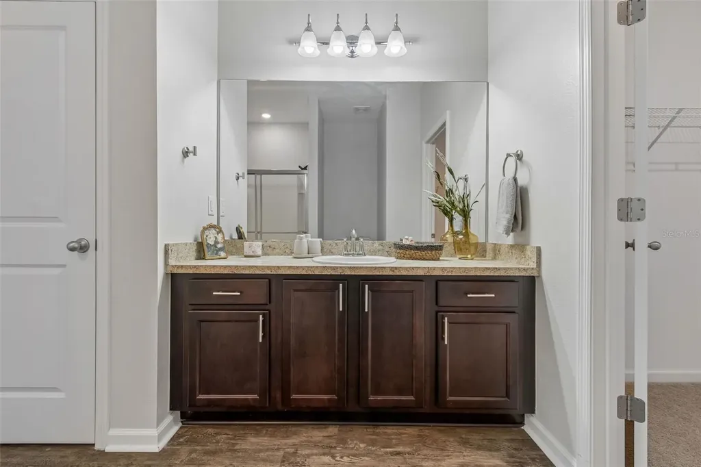 1261 Anchor Bend Drive Ruskin FL 33570
