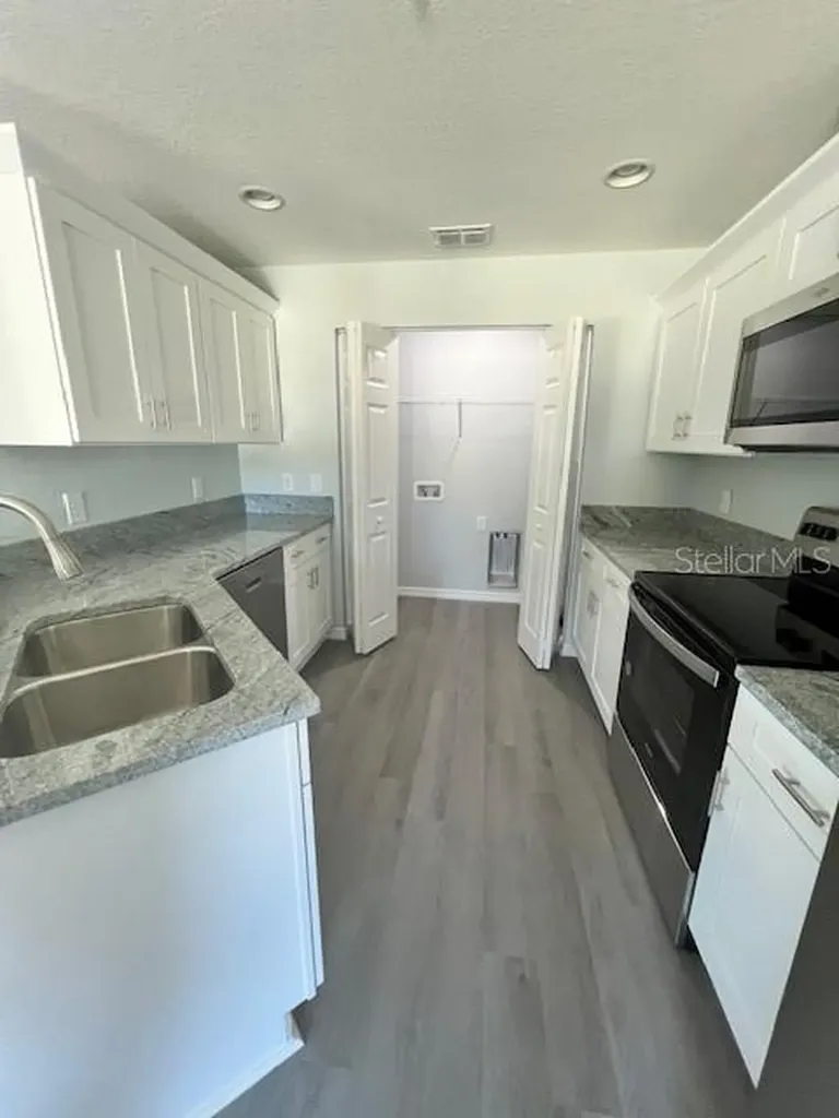 4076 Oak Loop Mulberry FL 33860