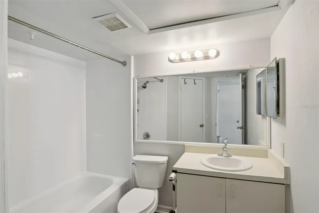 385 Woodside Drive Altamonte Springs FL 32701
