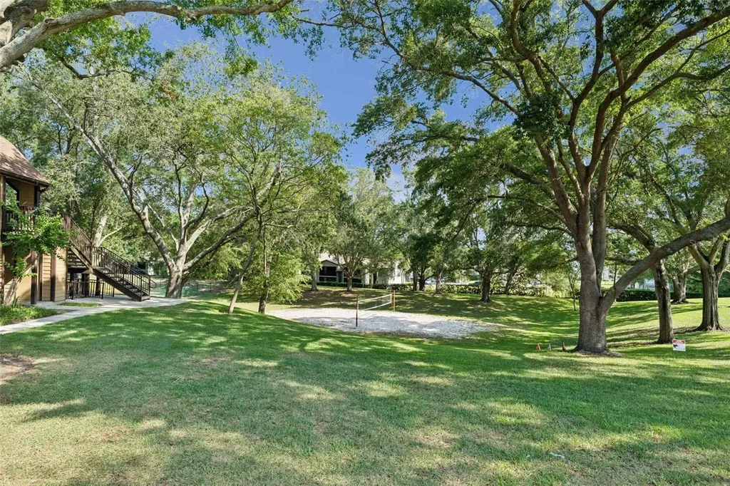 385 Woodside Drive Altamonte Springs FL 32701