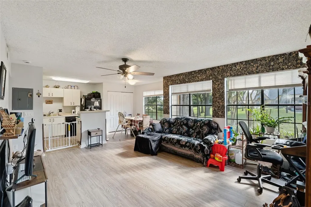 385 Woodside Drive Altamonte Springs FL 32701
