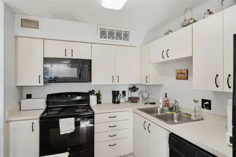 385 Woodside Drive Altamonte Springs FL 32701
