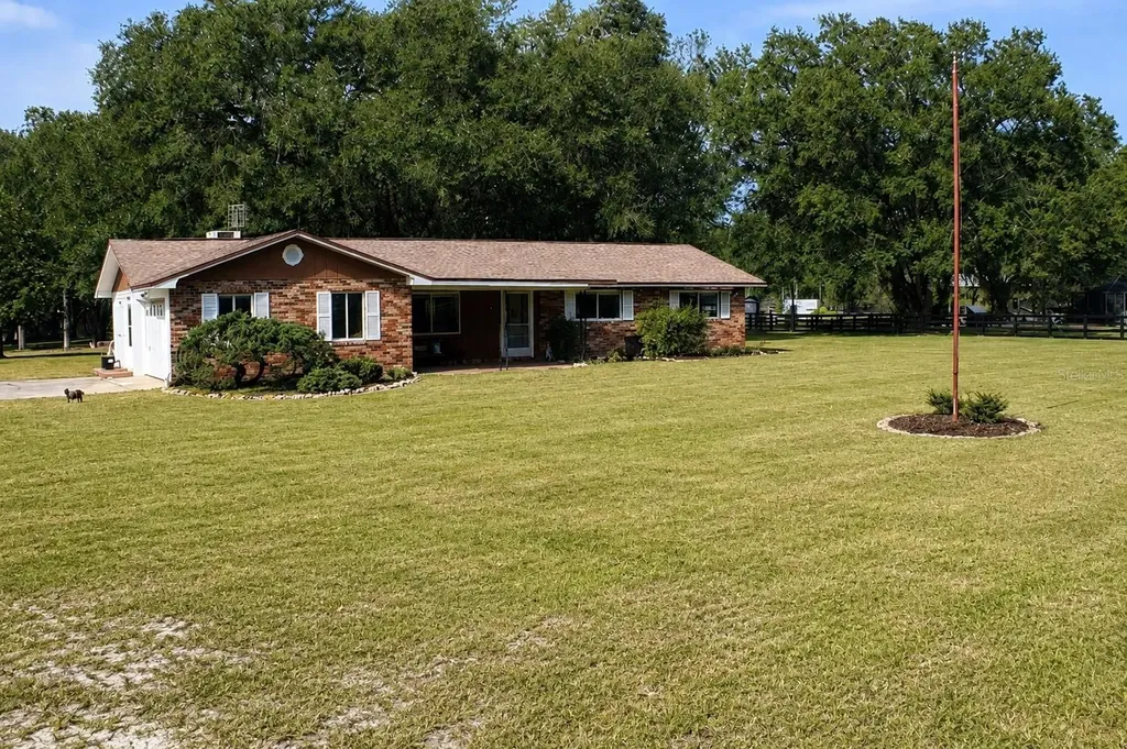 13124 NW 160th Avenue Morriston FL 32668