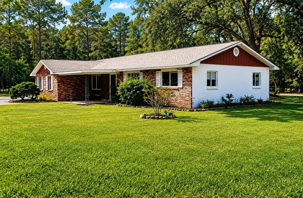 13124 NW 160th Avenue Morriston FL 32668