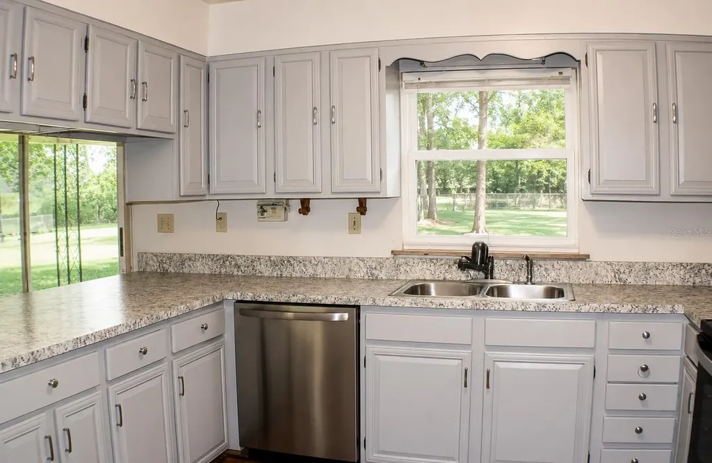 13124 NW 160th Avenue Morriston FL 32668