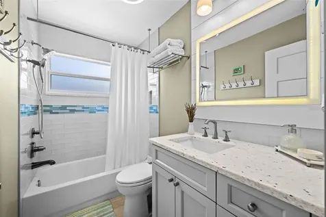 3370 Yonge Avenue Sarasota FL 34235