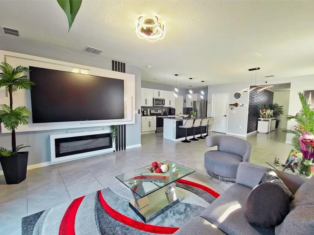 1292 Cascades Avenue Davenport FL 33837