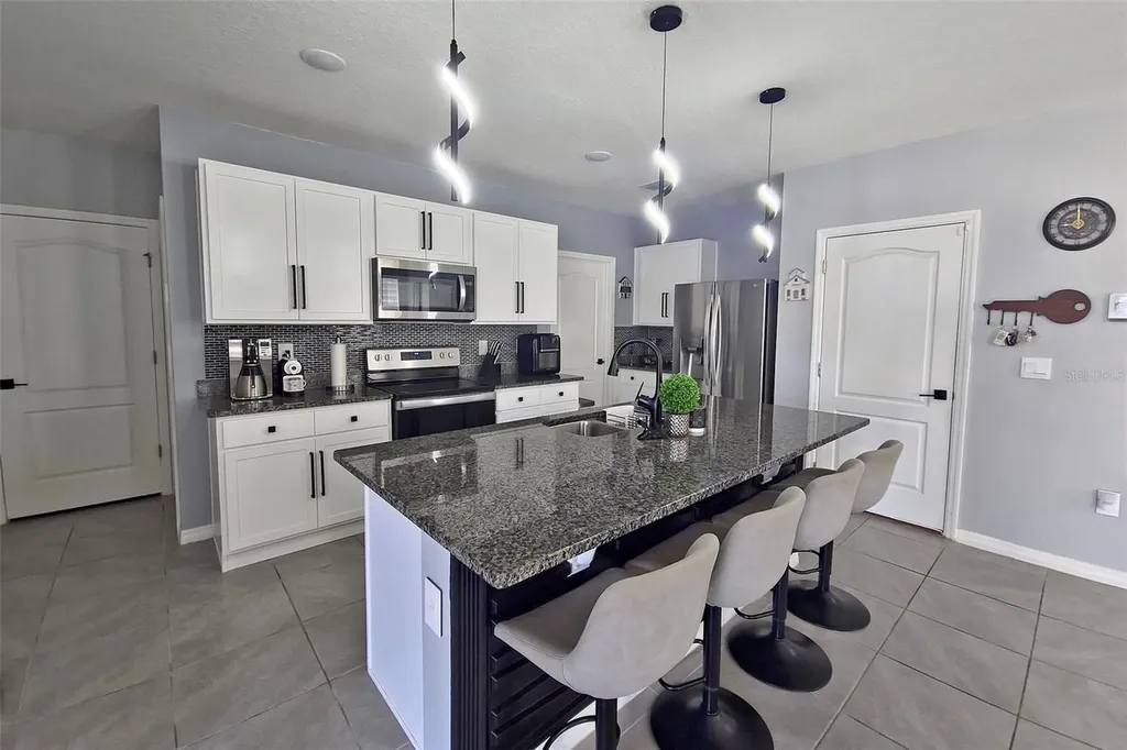 1292 Cascades Avenue Davenport FL 33837