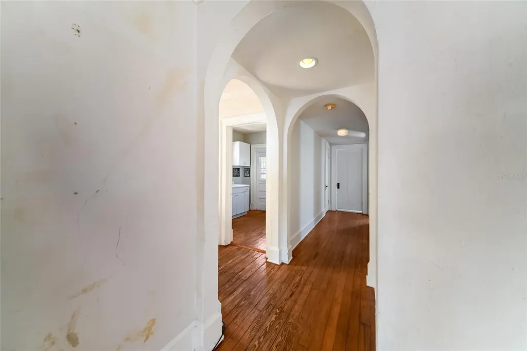 411 Burns Court Sarasota FL 34236