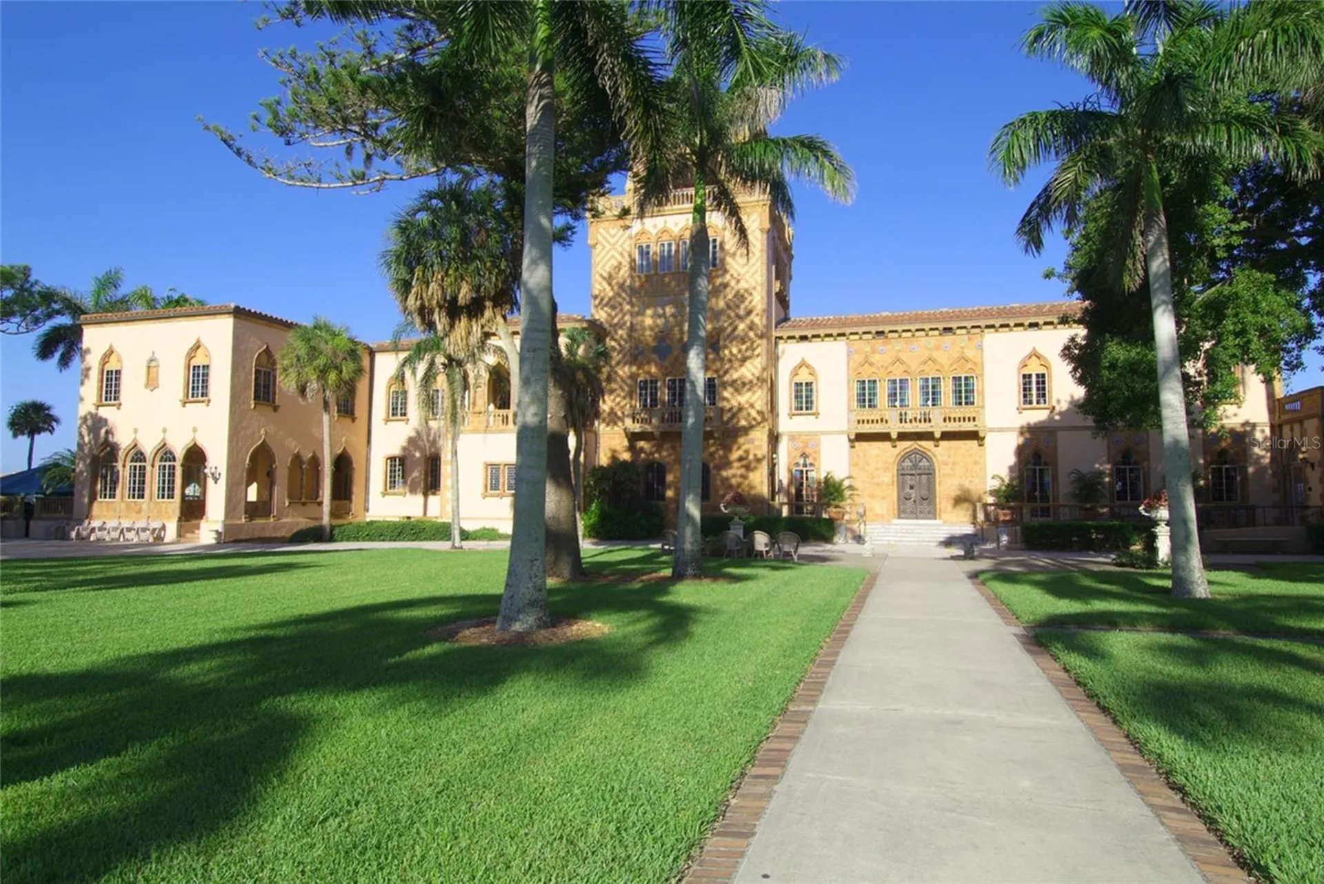 411 Burns Court Sarasota FL 34236