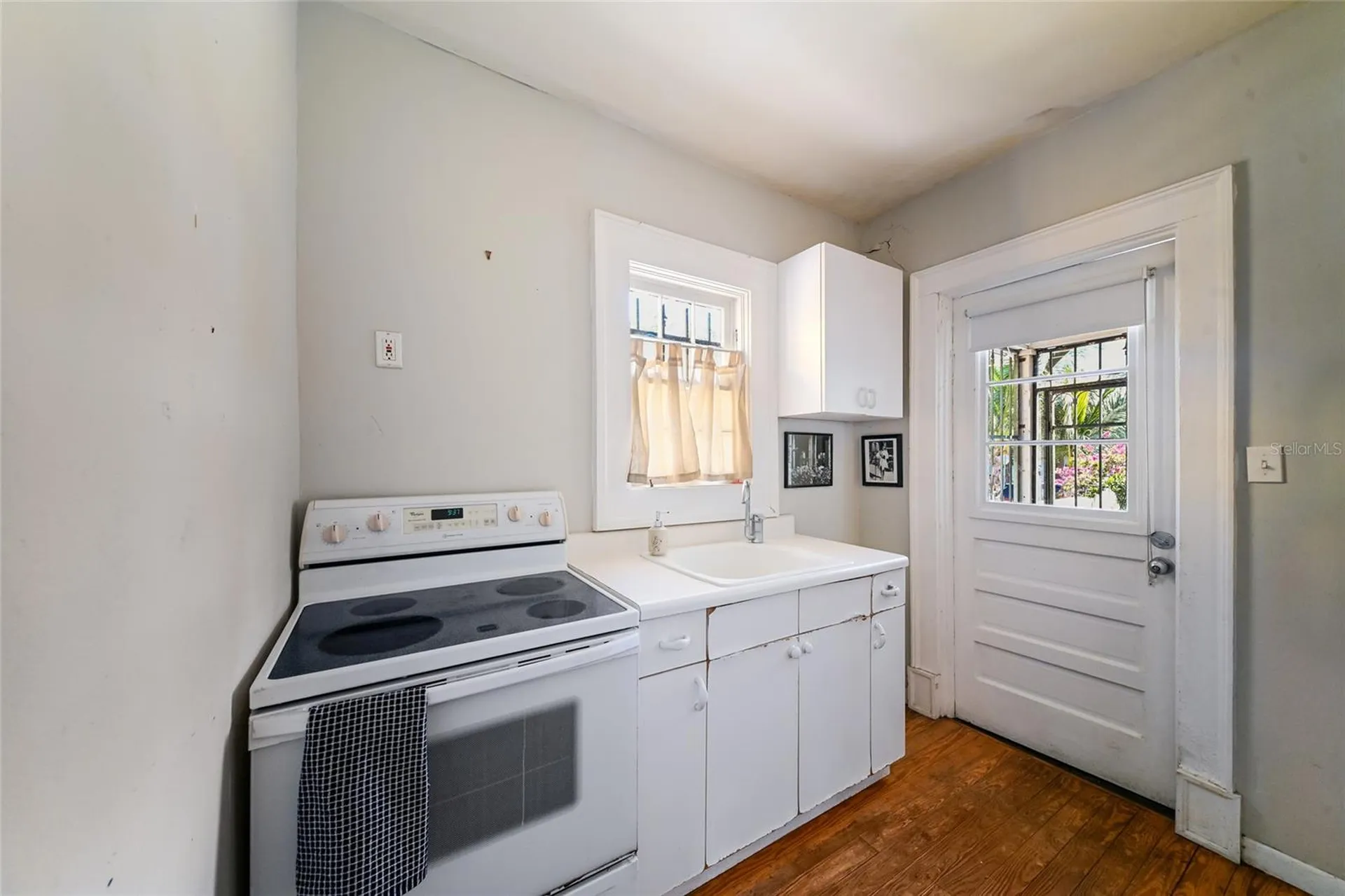 411 Burns Court Sarasota FL 34236