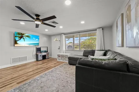6113 9th Avenue New Port Richey FL 34653