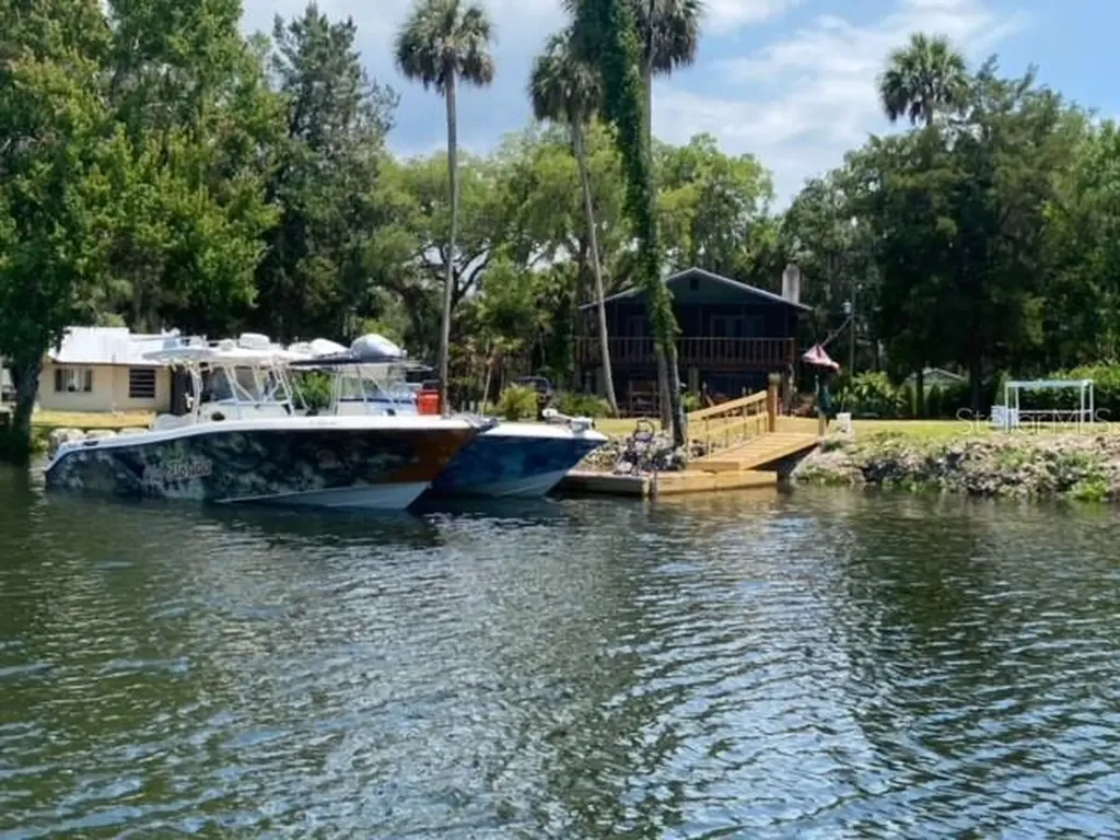 16645 W River Road Inglis FL 34449