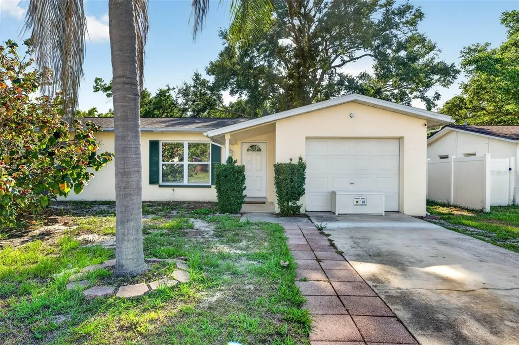 2220 Lauren Drive Largo FL 33774