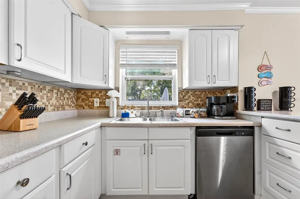 2220 Lauren Drive Largo FL 33774