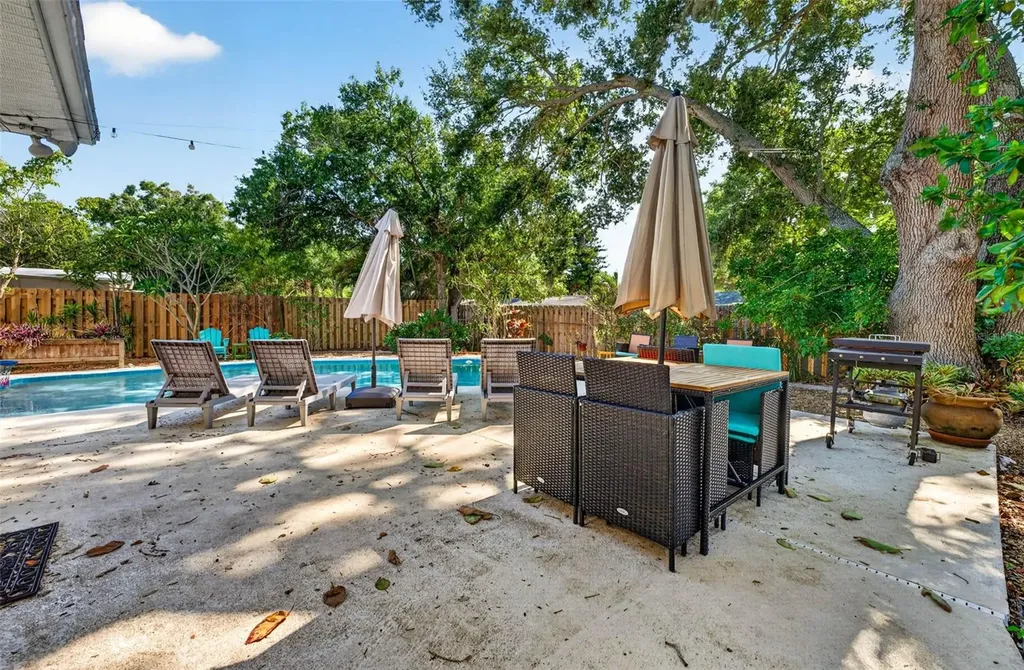 2220 Lauren Drive Largo FL 33774