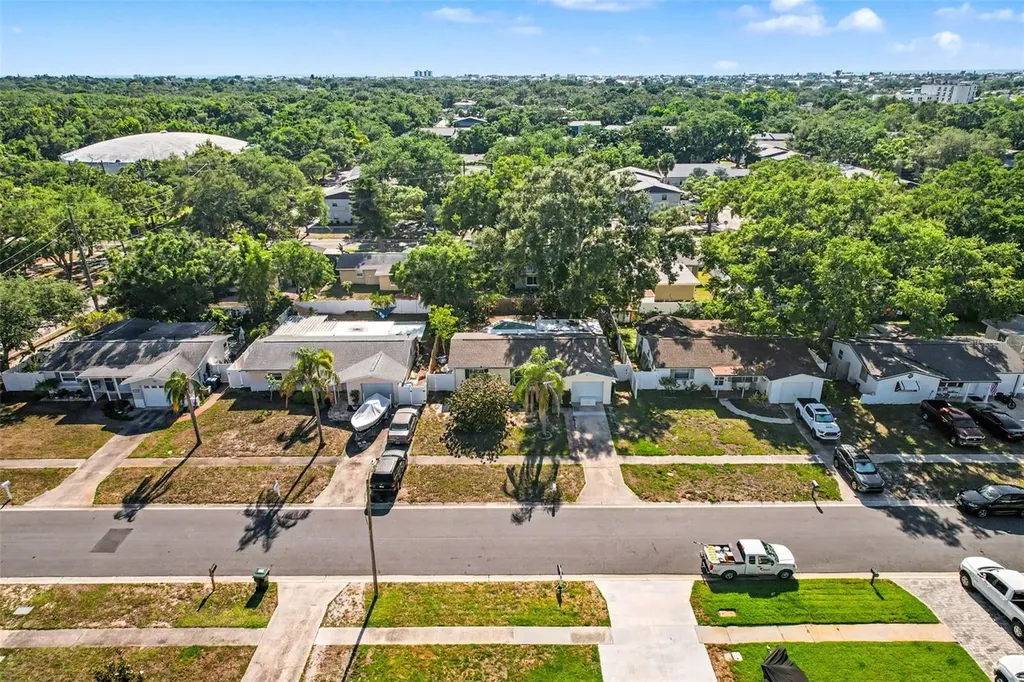 2220 Lauren Drive Largo FL 33774