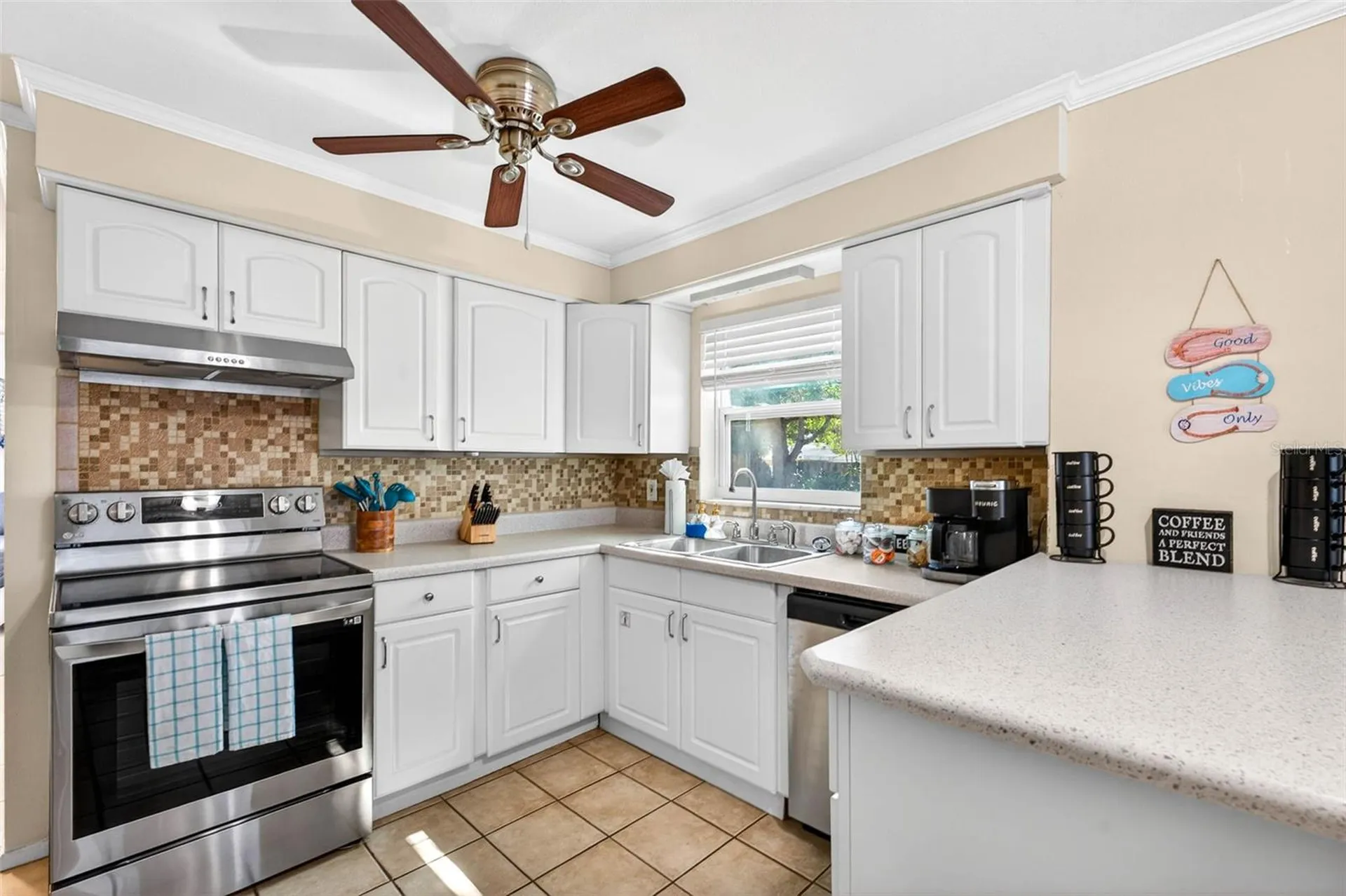 2220 Lauren Drive Largo FL 33774