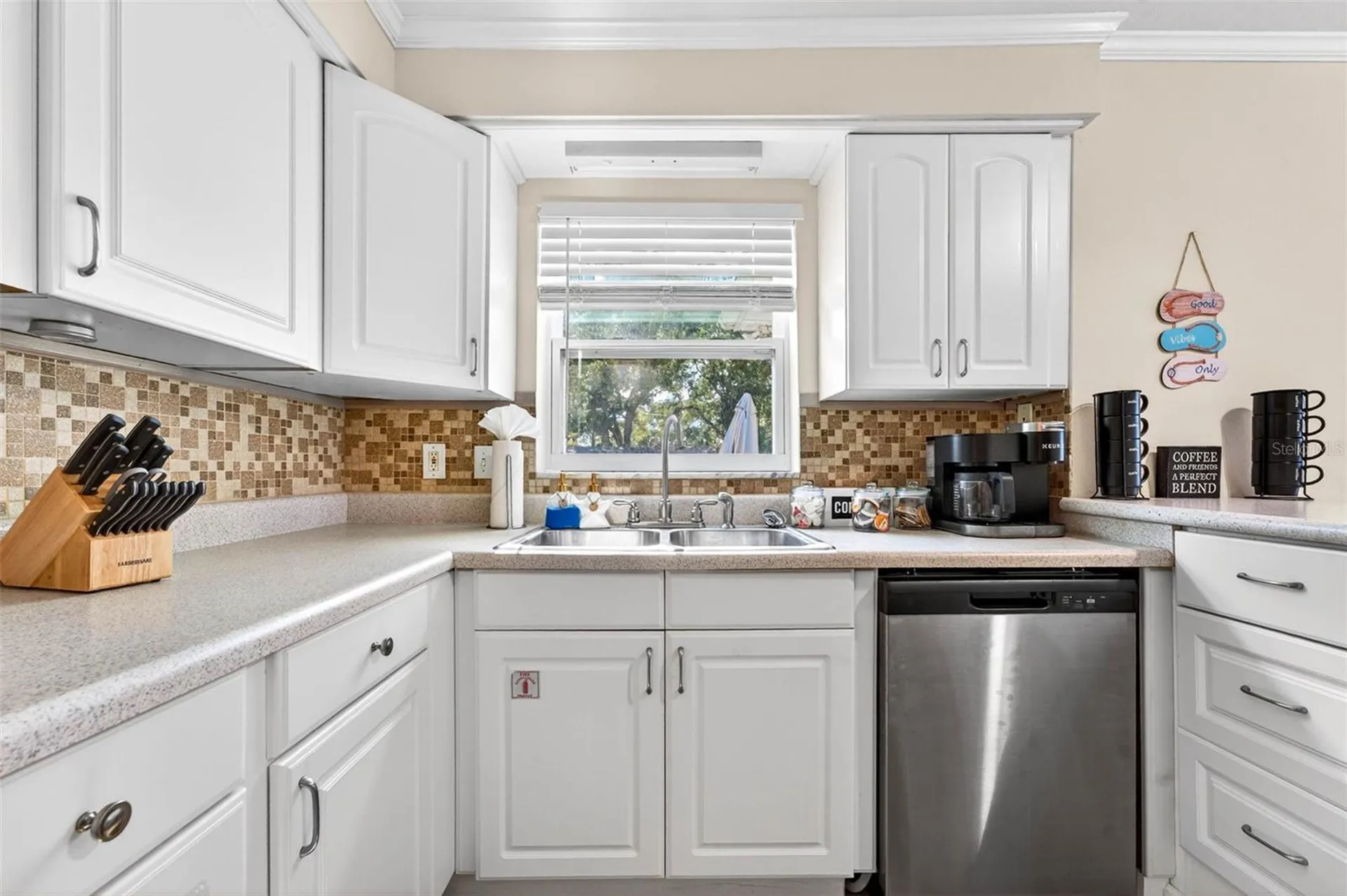 2220 Lauren Drive Largo FL 33774