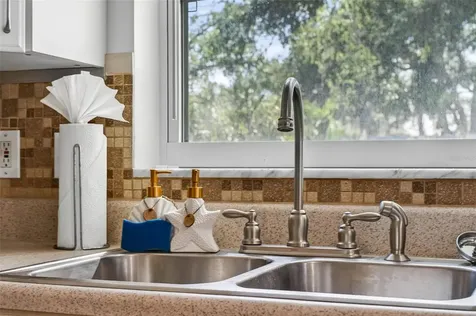 2220 Lauren Drive Largo FL 33774