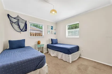2220 Lauren Drive Largo FL 33774