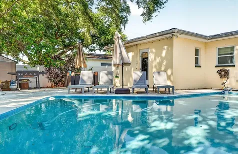 2220 Lauren Drive Largo FL 33774
