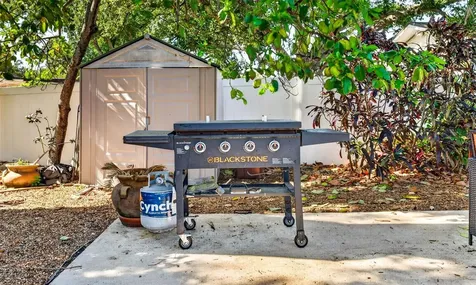 2220 Lauren Drive Largo FL 33774