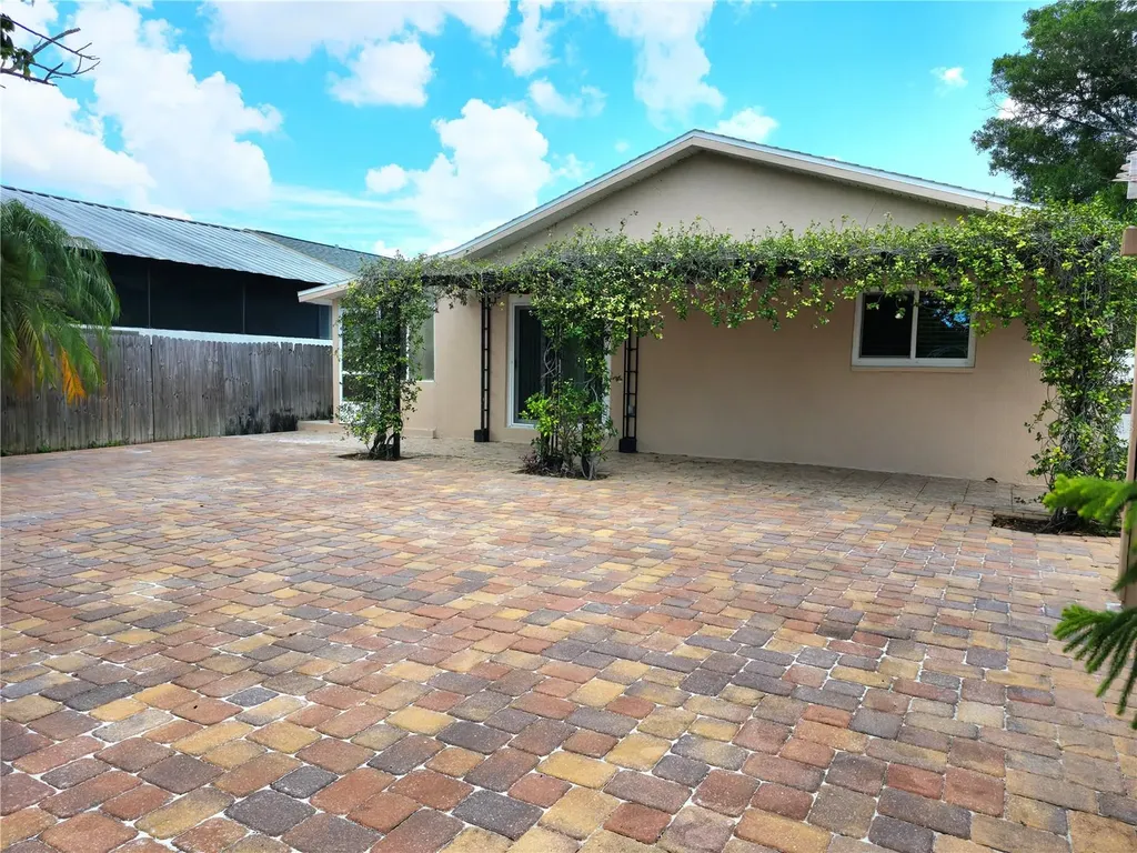 7154 63rd Street N Pinellas Park FL 33781