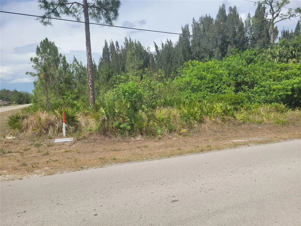 2601 E 10th Street Lehigh Acres FL 33936