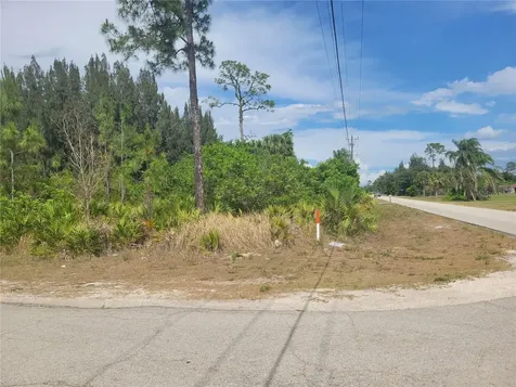 2601 E 10th Street Lehigh Acres FL 33936