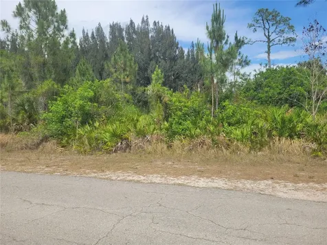 2601 E 10th Street Lehigh Acres FL 33936