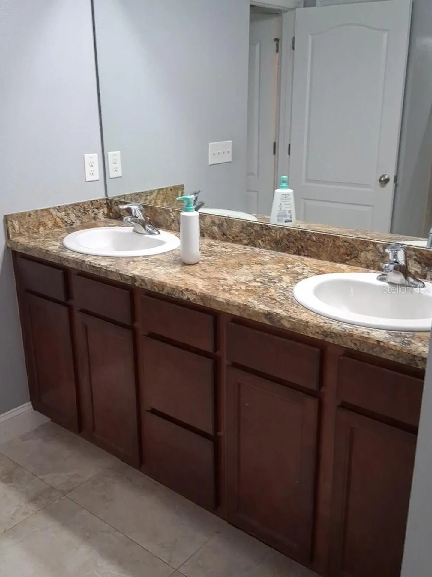 405 Blakely Court Ruskin FL 33570