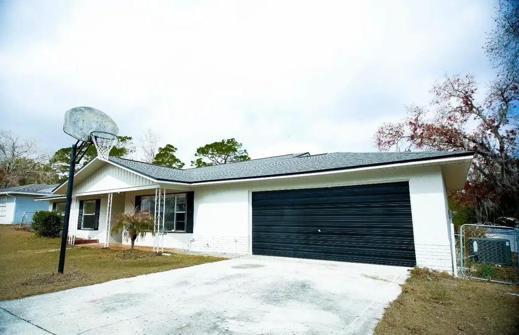 606 Water Road Ocala FL 34472