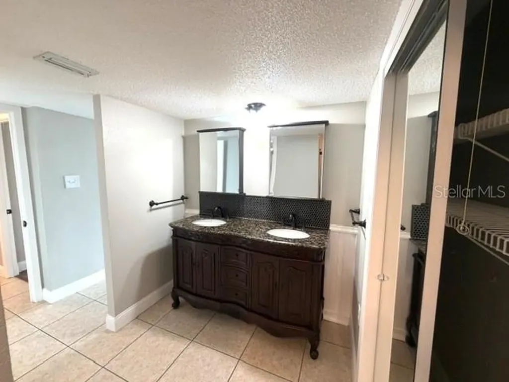 700 Mirror Terrace NW Winter Haven FL 33880
