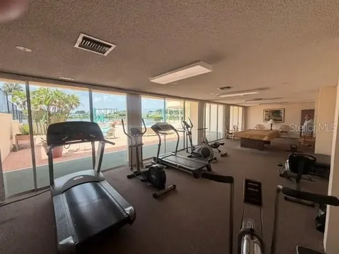 700 Mirror Terrace NW Winter Haven FL 33880