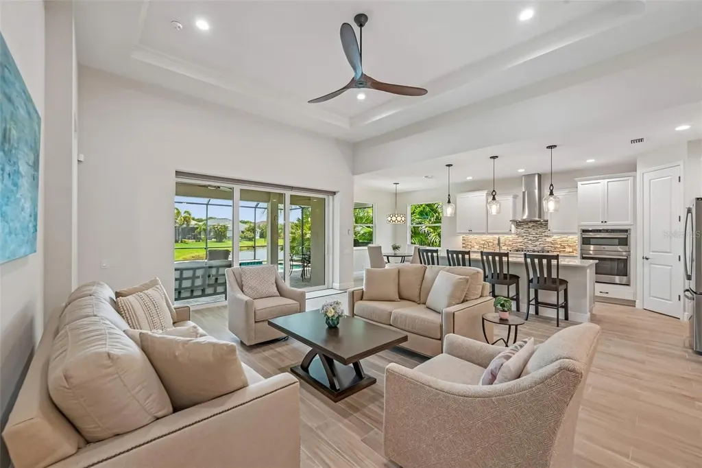 1007 Calico Glen Bradenton FL 34212
