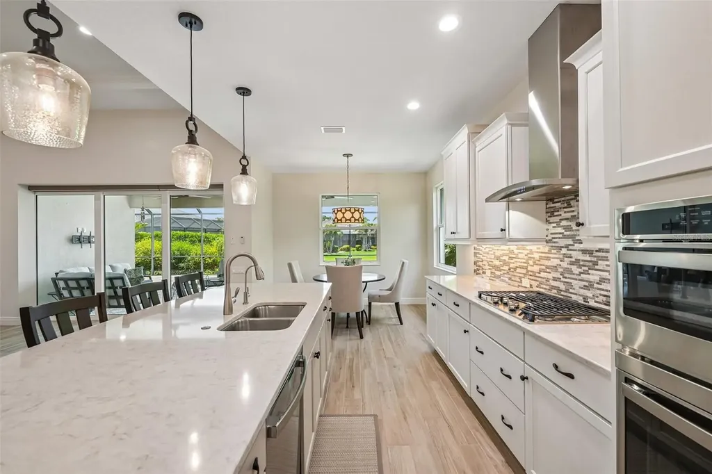 1007 Calico Glen Bradenton FL 34212
