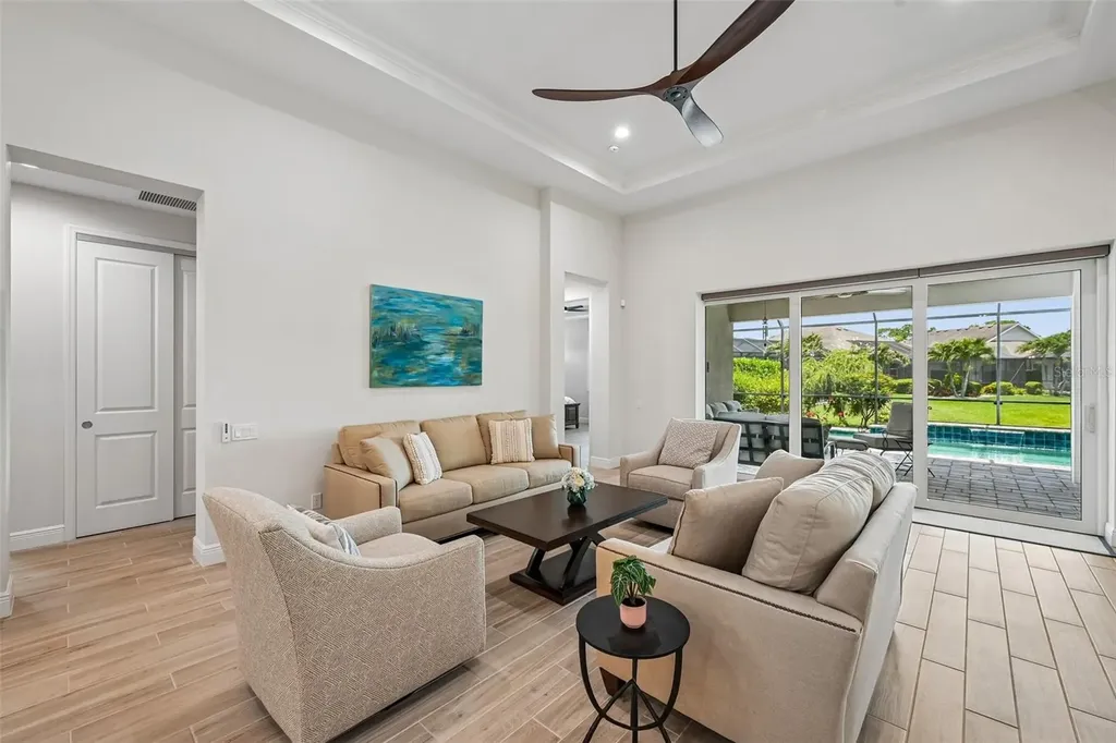 1007 Calico Glen Bradenton FL 34212