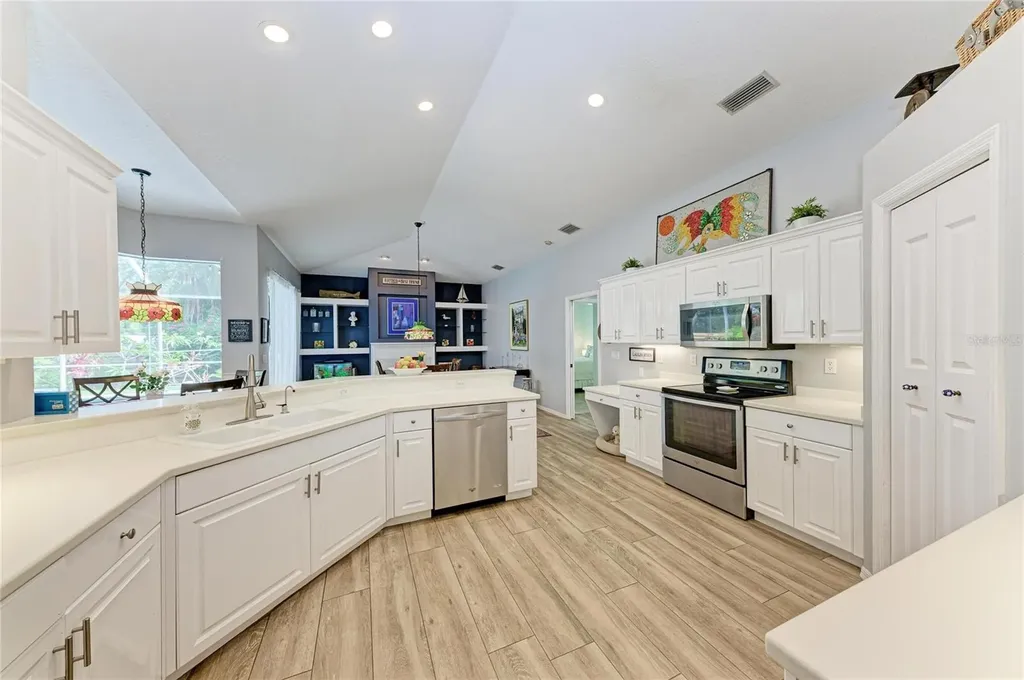 4471 Mcintosh Lake Avenue Sarasota FL 34233