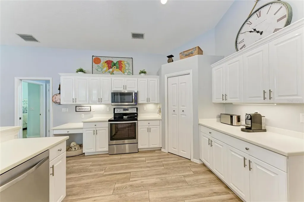 4471 Mcintosh Lake Avenue Sarasota FL 34233