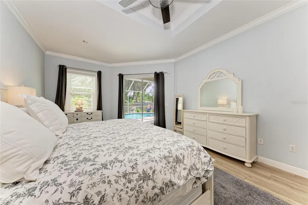 4471 Mcintosh Lake Avenue Sarasota FL 34233