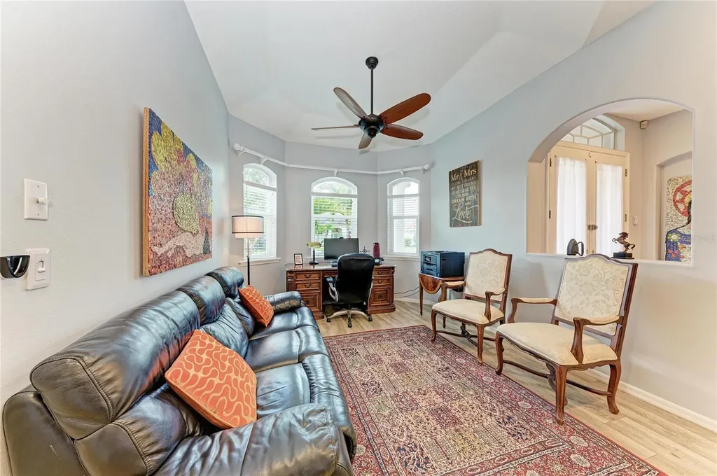 4471 Mcintosh Lake Avenue Sarasota FL 34233