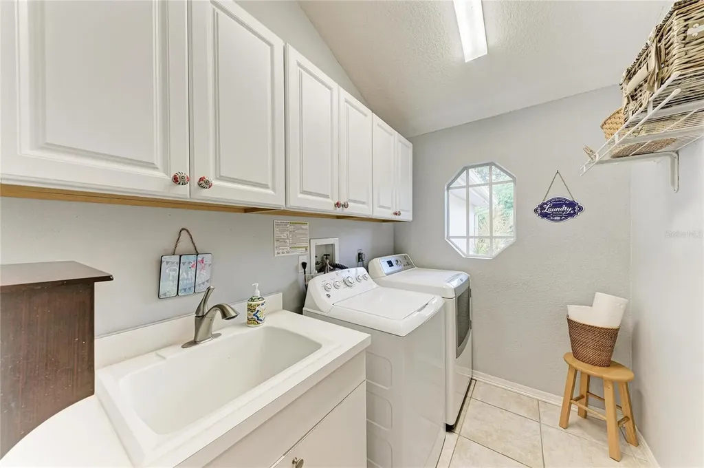 4471 Mcintosh Lake Avenue Sarasota FL 34233