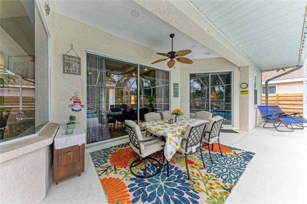 4471 Mcintosh Lake Avenue Sarasota FL 34233