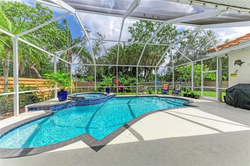 4471 Mcintosh Lake Avenue Sarasota FL 34233