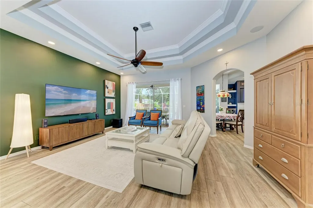 4471 Mcintosh Lake Avenue Sarasota FL 34233