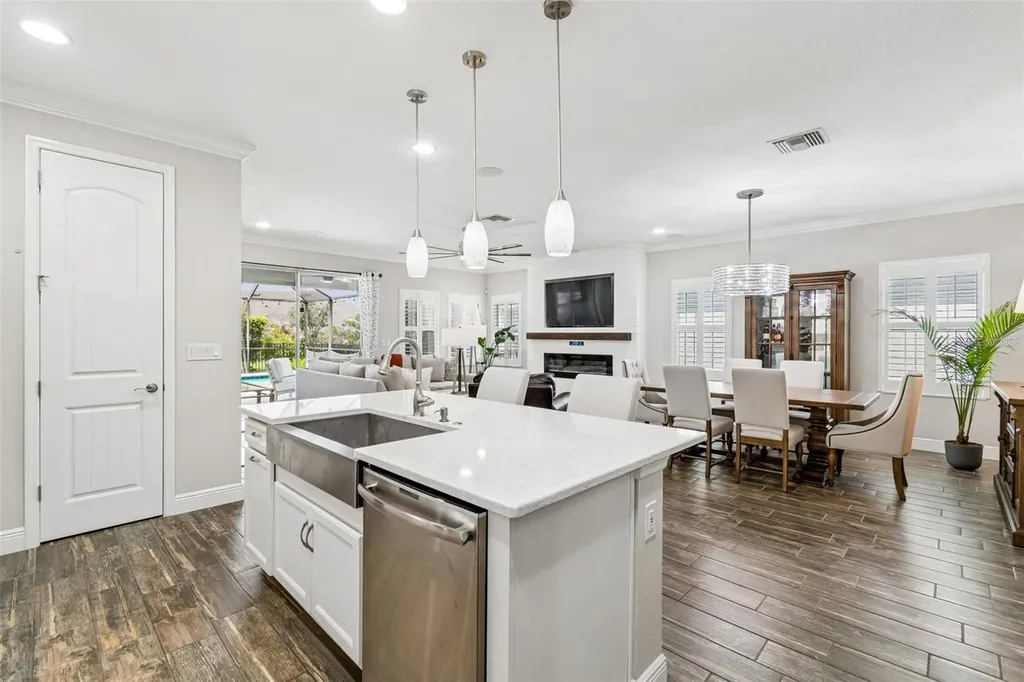 7426 Sungold Meadow Court Apollo Beach FL 33572