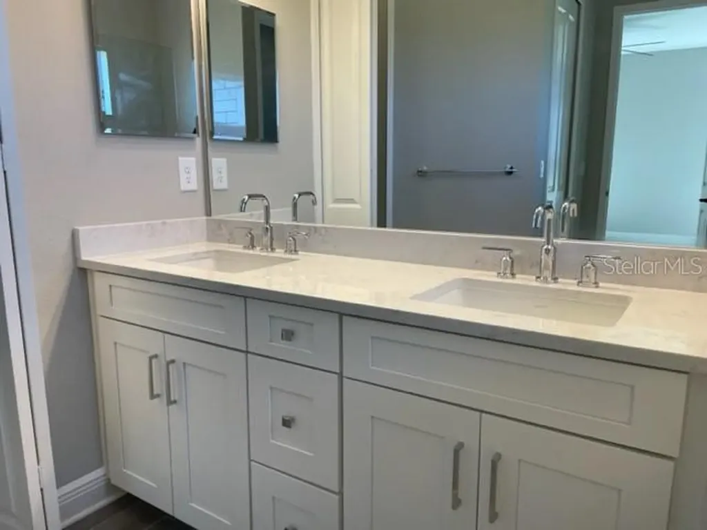 2620 Star Apple Way Sarasota FL 34240