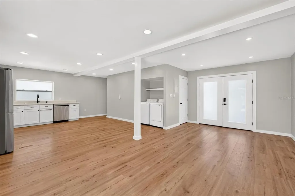 1099 Grove Avenue Mount Dora FL 32757