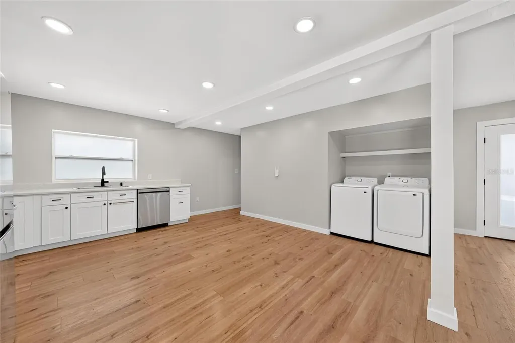 1099 Grove Avenue Mount Dora FL 32757